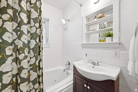 Bath - 134 E 100 S, Bountiful, UT 84010 photo 1 of 2