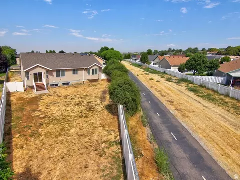 View/Area - 1065 S 1650 E, Clearfield, UT 84015 photo 1 of 1