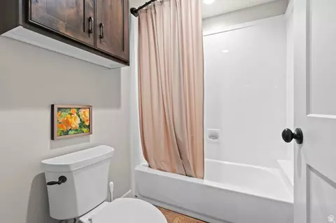 Bath - 381 E 1260 S, Salem, UT 84653 photo 4 of 5