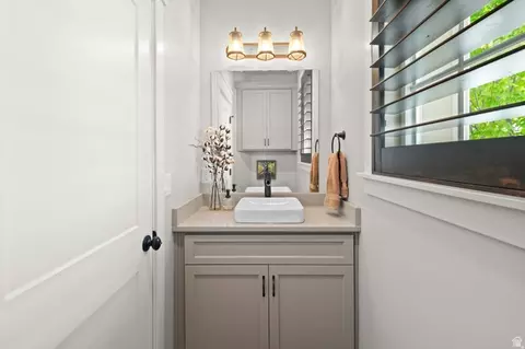 Bath - 381 E 1260 S, Salem, UT 84653 photo 3 of 5