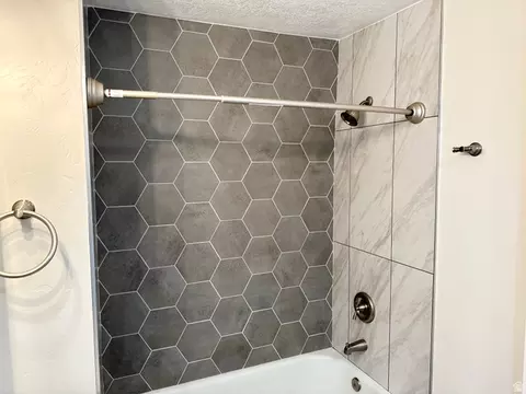 Bath - 282 E Vine St, Tooele, UT 84074 photo 2 of 2