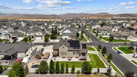 View/Area - 1576 E Lowe Peak Dr, Eagle Mountain, UT 84005 photo 2 of 8