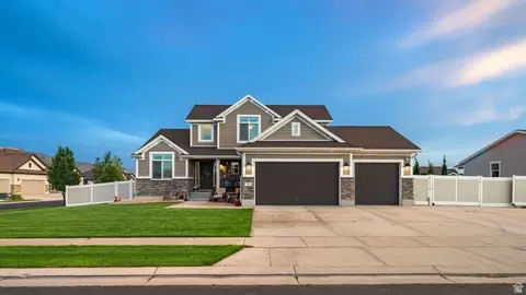 Exterior - 1576 E Lowe Peak Dr, Eagle Mountain, UT 84005 photo 10 of 13