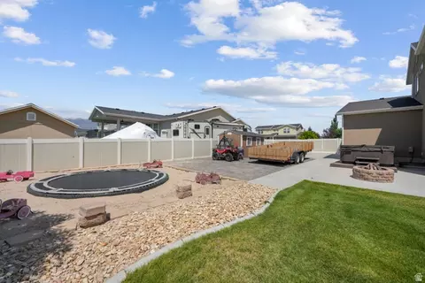 Exterior - 1576 E Lowe Peak Dr, Eagle Mountain, UT 84005 photo 8 of 13