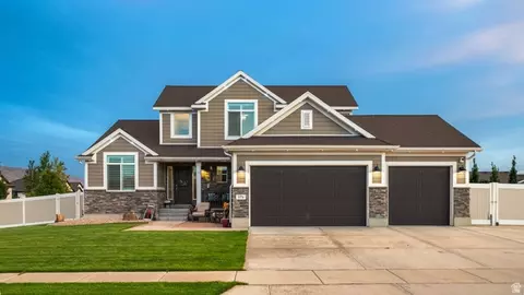 Exterior - 1576 E Lowe Peak Dr, Eagle Mountain, UT 84005 photo 13 of 13