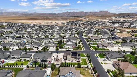View/Area - 1576 E Lowe Peak Dr, Eagle Mountain, UT 84005 photo 7 of 8