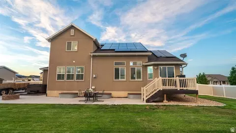 Exterior - 1576 E Lowe Peak Dr, Eagle Mountain, UT 84005 photo 3 of 13