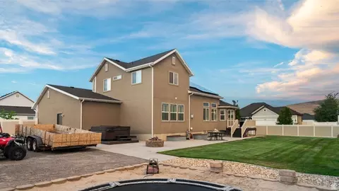 Exterior - 1576 E Lowe Peak Dr, Eagle Mountain, UT 84005 photo 4 of 13
