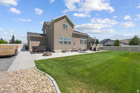 Exterior - 1576 E Lowe Peak Dr, Eagle Mountain, UT 84005 photo 7 of 13
