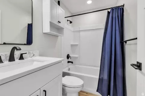 Bath - 938 Elgin Ave S, Millcreek, UT 84106 photo 1 of 3