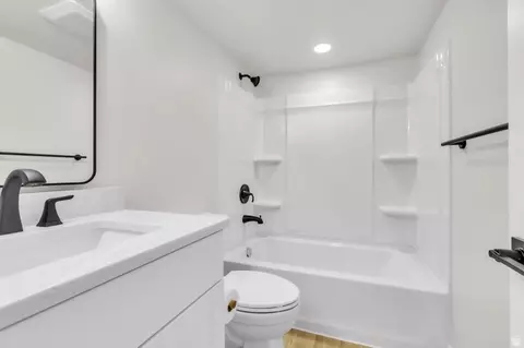 Bath - 938 Elgin Ave S, Millcreek, UT 84106 photo 3 of 3