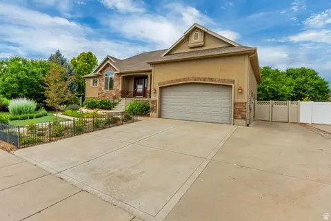Exterior - 348 S Hound St, Morgan, UT 84050 photo 3 of 6