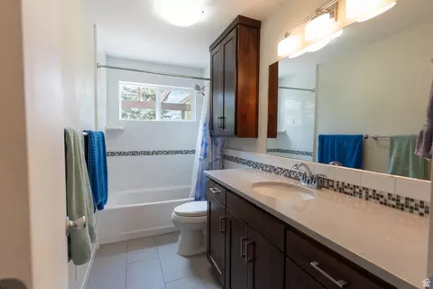 Bath - 416 E 500 S, River Heights, UT 84321 photo 1 of 1