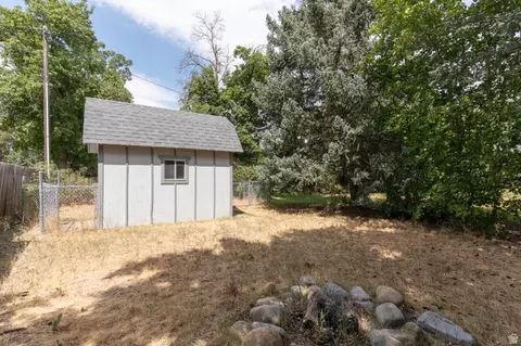 Exterior - 416 E 500 S, River Heights, UT 84321 photo 3 of 10