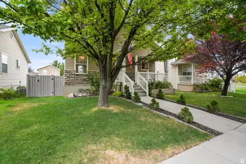 Exterior - 4001 E Dodge St, Eagle Mountain, UT 84005 photo 2 of 3