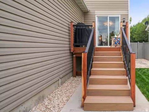 Exterior - 4001 E Dodge St, Eagle Mountain, UT 84005 photo 4 of 4