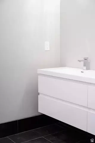 Bath - 7045 S 300 E, Midvale, UT 84047 photo 3 of 7