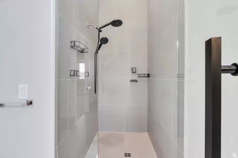 Bath - 7045 S 300 E, Midvale, UT 84047 photo 5 of 7