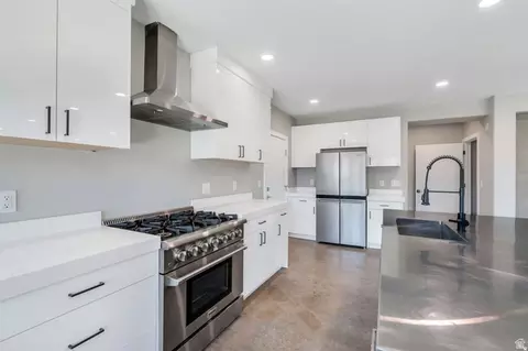 Kitchen - 7045 S 300 E, Midvale, UT 84047 photo 4 of 5
