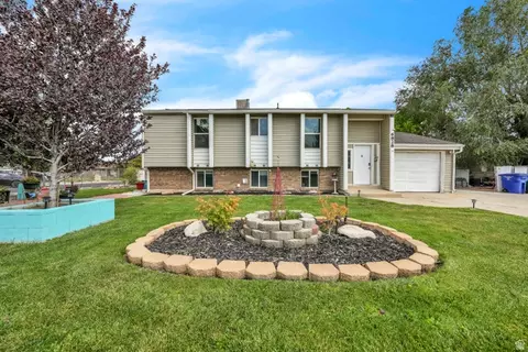 6828 W Copperhill Dr, West Valley City, UT 84128