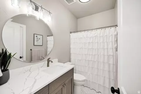 Bath - 131 N 1000 E #3, Hyde Park, UT 84318 photo 1 of 5