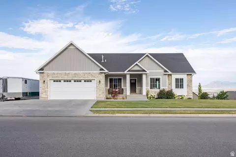 Exterior - 131 N 1000 E #3, Hyde Park, UT 84318 photo 2 of 15