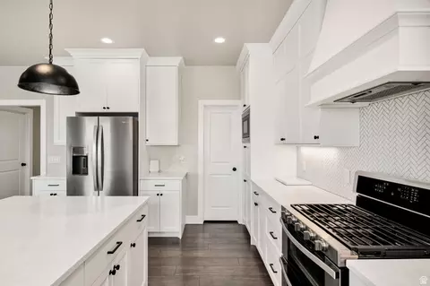 Kitchen - 131 N 1000 E #3, Hyde Park, UT 84318 photo 6 of 7