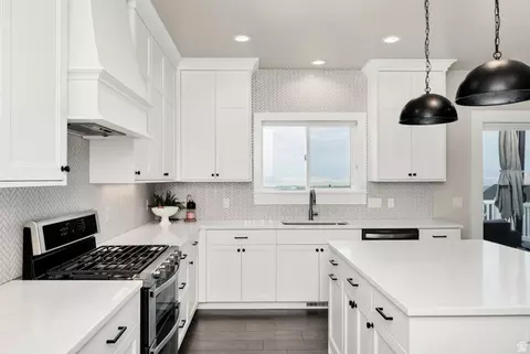 Kitchen - 131 N 1000 E #3, Hyde Park, UT 84318 photo 3 of 7