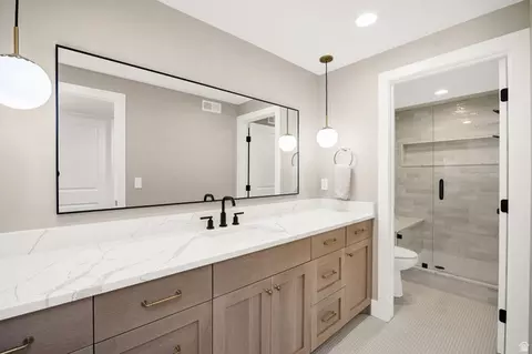 Bath - 131 N 1000 E #3, Hyde Park, UT 84318 photo 4 of 5