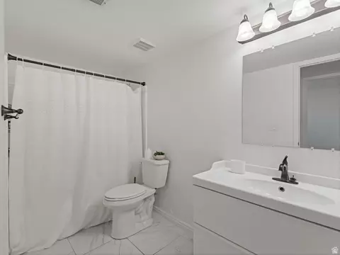 Bath - 652 W 1100 N, Orem, UT 84057 photo 2 of 3