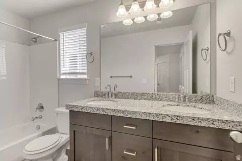 Bath - 4572 E Flower Pt, Eagle Mountain, UT 84005 photo 2 of 8