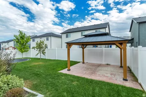 Exterior - 4572 E Flower Pt, Eagle Mountain, UT 84005 photo 5 of 5