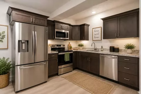 Kitchen - 4572 E Flower Pt, Eagle Mountain, UT 84005 photo 6 of 6