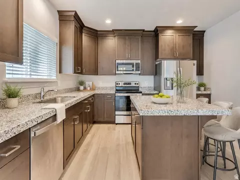 Kitchen - 4572 E Flower Pt, Eagle Mountain, UT 84005 photo 3 of 6