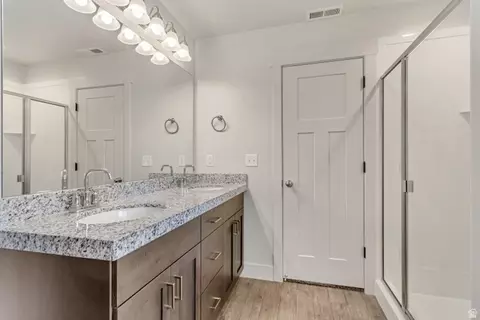 Bath - 4572 E Flower Pt, Eagle Mountain, UT 84005 photo 6 of 8