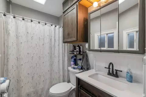 Bath - 710 E 300 S, Payson, UT 84651 photo 1 of 1