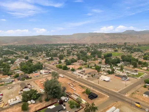 662 E 300 N, Richfield, UT 84701 photo 7