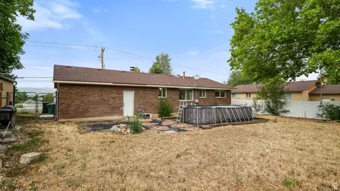 Exterior - 10865 S 1000 E, Sandy, UT 84094 photo 3 of 5