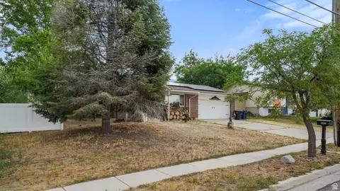 Exterior - 10865 S 1000 E, Sandy, UT 84094 photo 2 of 5