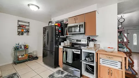 Kitchen - 10865 S 1000 E, Sandy, UT 84094 photo 2 of 2