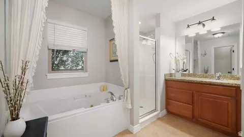 Bath - 1454 E Tuscan Oak Way, Sandy, UT 84092 photo 4 of 5