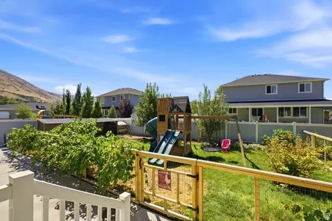 Exterior - 344 E 700 N, Springville, UT 84663 photo 6 of 19