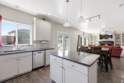 Kitchen - 344 E 700 N, Springville, UT 84663 photo 2 of 4