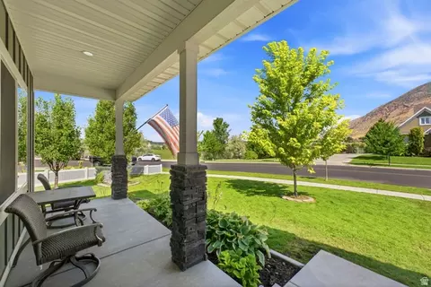 Exterior - 344 E 700 N, Springville, UT 84663 photo 4 of 19