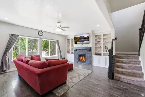 Living - 344 E 700 N, Springville, UT 84663 photo 4 of 4
