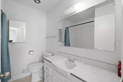 Bath - 188 E 9140 S, Sandy, UT 84070 photo 2 of 3