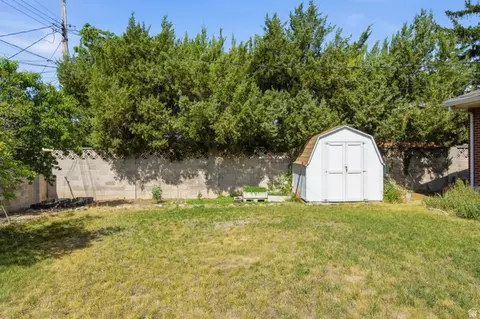 Exterior - 188 E 9140 S, Sandy, UT 84070 photo 6 of 8