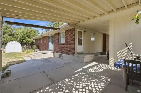 Exterior - 188 E 9140 S, Sandy, UT 84070 photo 3 of 8