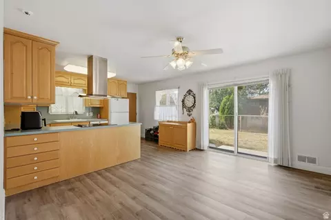 Kitchen - 188 E 9140 S, Sandy, UT 84070 photo 2 of 4