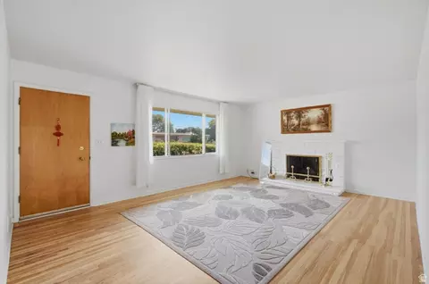 Living - 188 E 9140 S, Sandy, UT 84070 photo 2 of 7